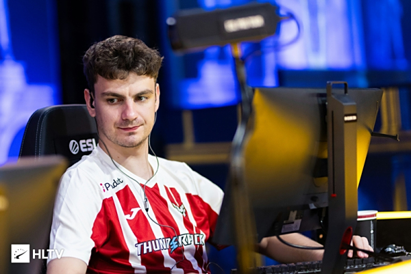 电竞赛事更 电竞赛事更