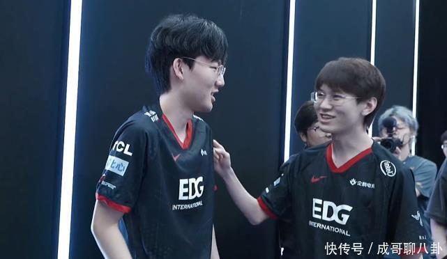 组将重任交 组将重任交